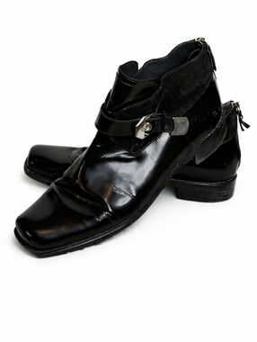 Stuart Weitzman Negev Jet Mirror Leather And Calf Black Leather Booties 9